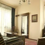Szarotka 3*