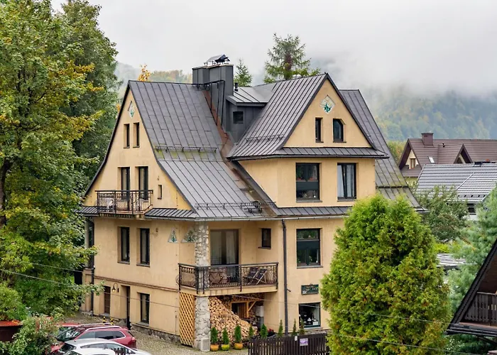 Konukevi Szarotka 3*