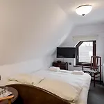 Szarotka 3*