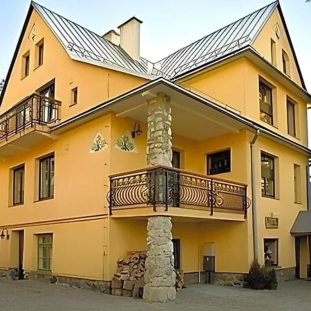 Szarotka 3*