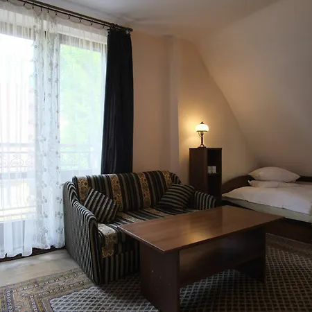 Szarotka Pensión 3*