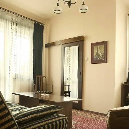 Szarotka 3*